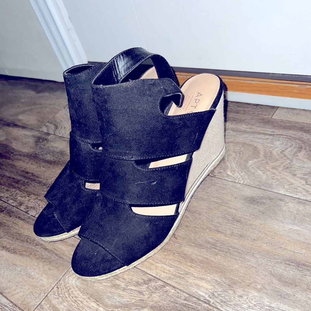 Apt 9 wedge